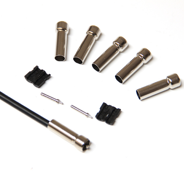 我可以使用適配器連接不同類型的車載收音機(jī)天線插頭嗎？